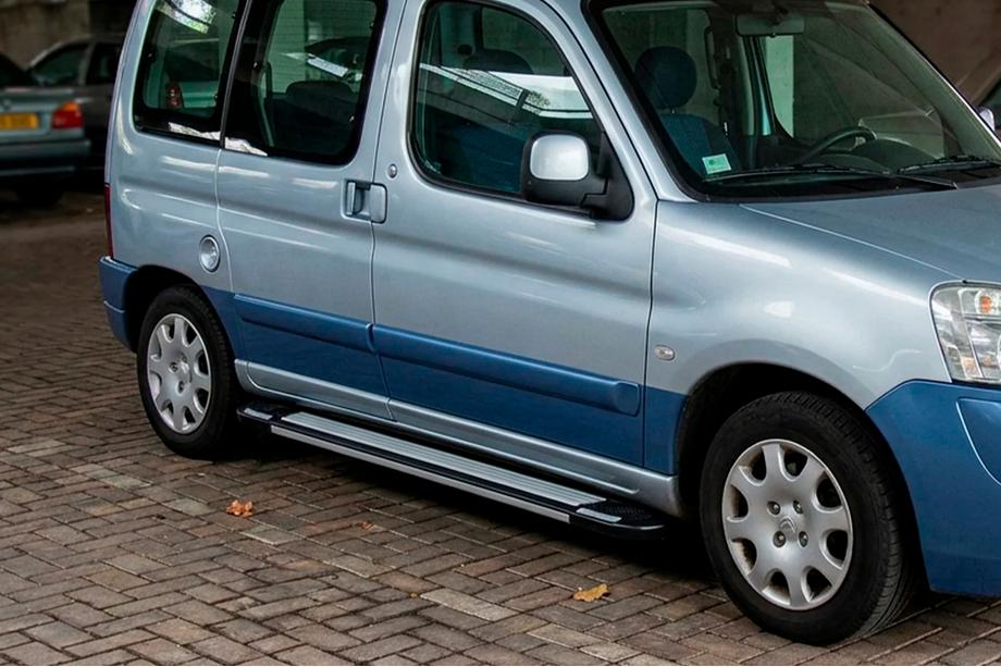 Peugeot Partner 1996–2008 Rainbow side steps (2 stuks, aluminium) Image