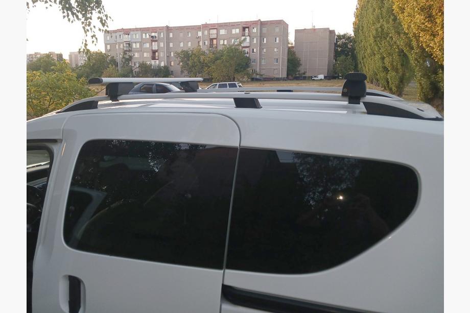 Dacia Dokker 2013–2022 Dakdragers (dwarsbalken) voor standaard dakrails, afsluitbaar Wizard V1 (2 stuks) 135 cm, Zwart Foto 2
