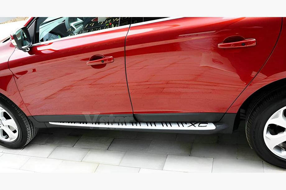 Volvo XC60 2009–2017 OEM side steps (2009-2014) Image