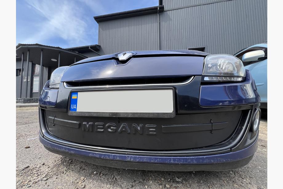 Renault Megane III 2009–2016 Winterafdekking voor grille (2009-2013, onder) Foto 5