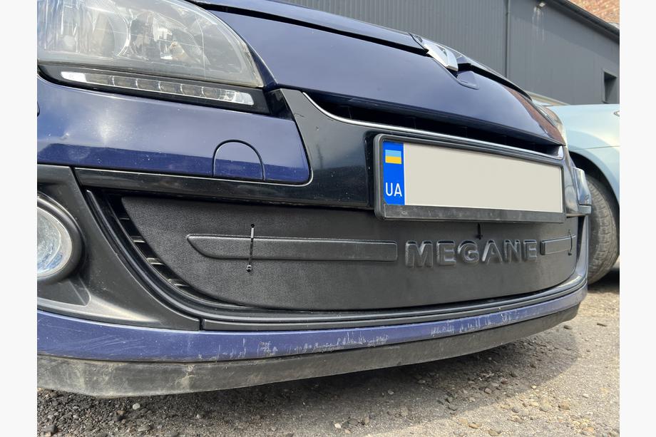 Renault Megane III 2009–2016 Winterafdekking voor grille (2009-2013, onder) Foto 8