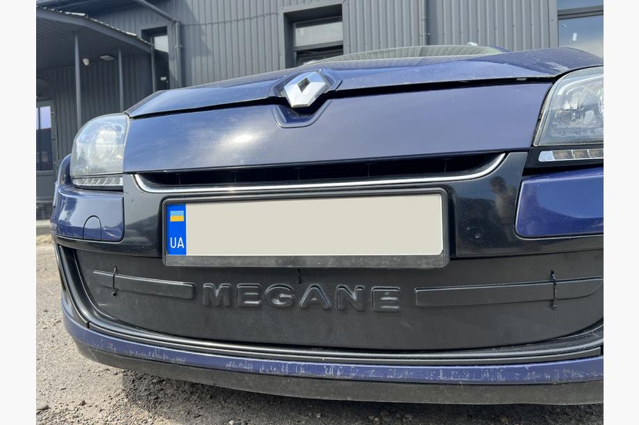 Renault Megane III 2009–2016 Winterafdekking voor grille (2009-2013, onder) Foto 6