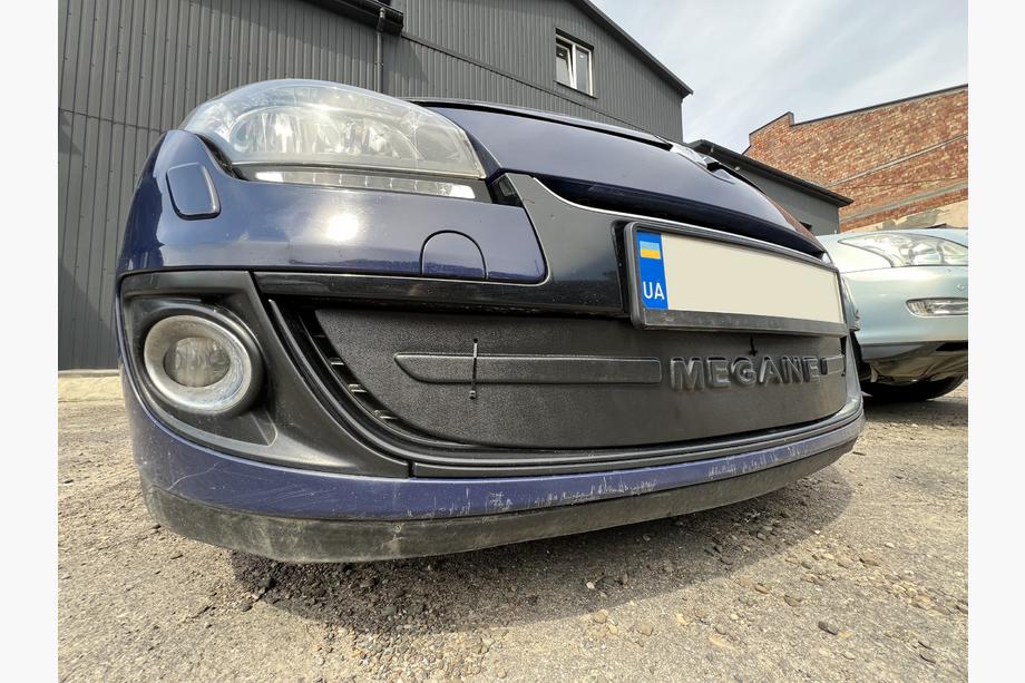 Renault Megane III 2009–2016 Winterafdekking voor grille (2009-2013, onder) Foto 10