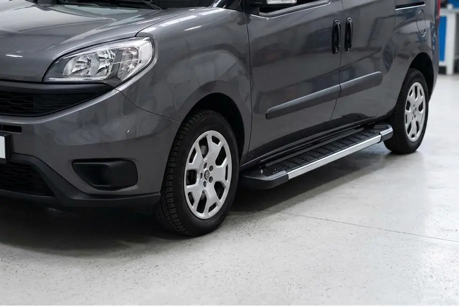 Fiat Doblo II 2010–2022 Side steps RedLine V1 (2 stuks, aluminium) Image