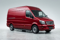 Mercedes Sprinter W906 2006–2018 Allmond Black side steps (2 st., aluminium) Middellange wielbasis foto 1