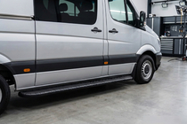 Mercedes Sprinter W906 2006–2018 Bosphorus Black side steps (2 st., aluminium) Lang/Extra lang foto 1