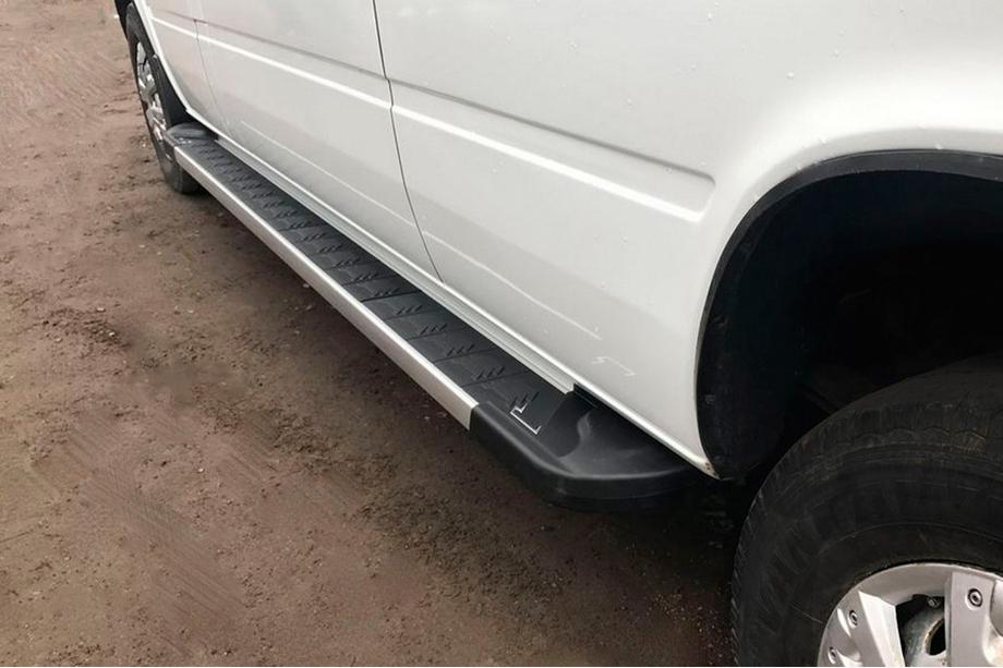 Volkswagen LT 1995–2006 Side steps RedLine V1 (2 stuks, aluminium) Middellange wielbasis Image