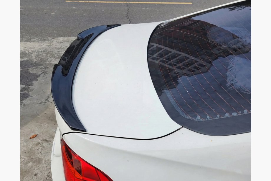 BMW 3 Serie F30/F31 2012–2019 M4-Style spoiler (voor F30/F80, hoogglans zwart) Image