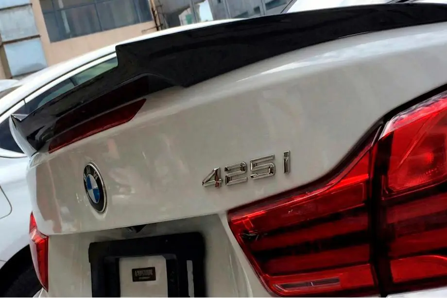 BMW 4 Serie F32/F33/F36 2012–2020 M4-Style spoiler (voor F33, hoogglans zwart) Foto 1
