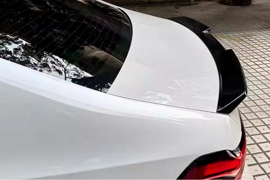 BMW 5/i5 Serie G60/G60E/G61 2023– Spoiler M4-Style (hoogglans zwart) Image