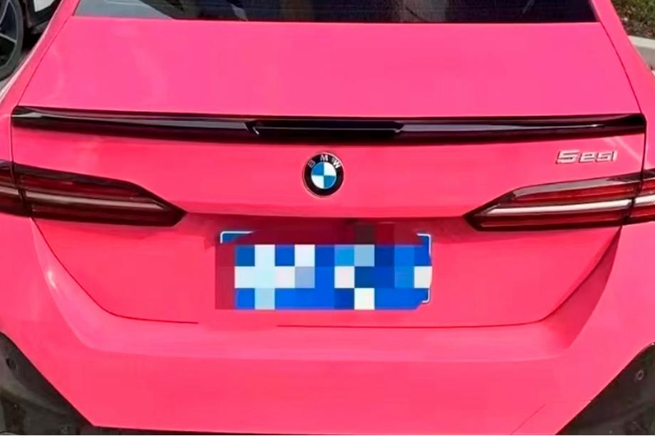 BMW 5/i5 Serie G60/G60E/G61 2023– MP-Style spoiler (hoogglans zwart) Image