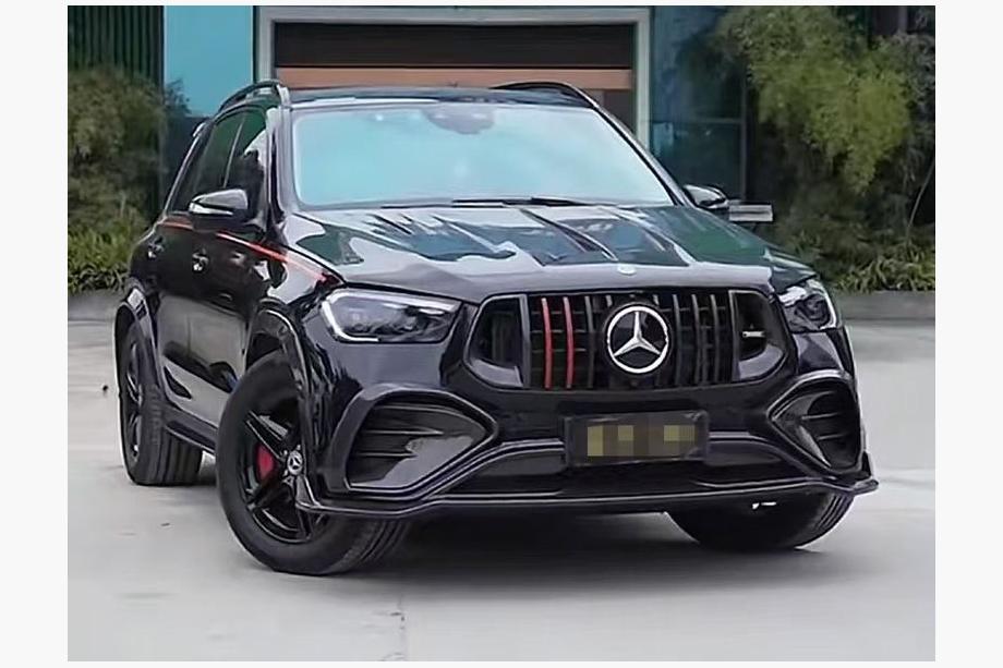 Mercedes GLE W167 2018– Front bumper lip (voor GLE53/AMG-Line 2023-2026, carbon) Image