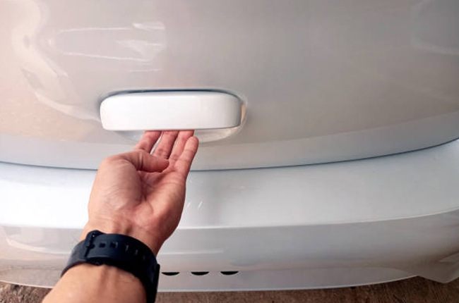 Wat te doen als de kofferbak van je auto niet opengaat?