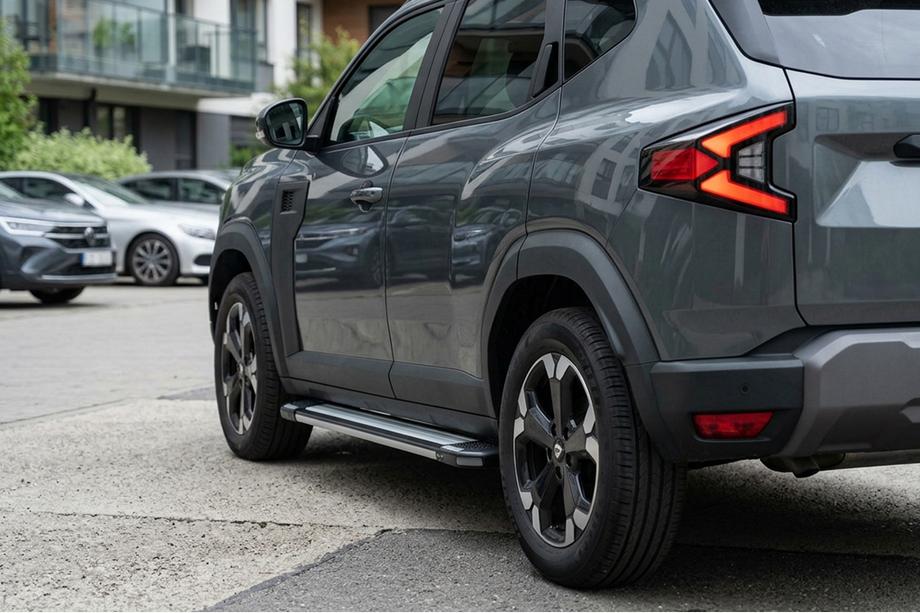 Renault Duster 2024– Rainbow side steps (2 stuks, aluminium) Image