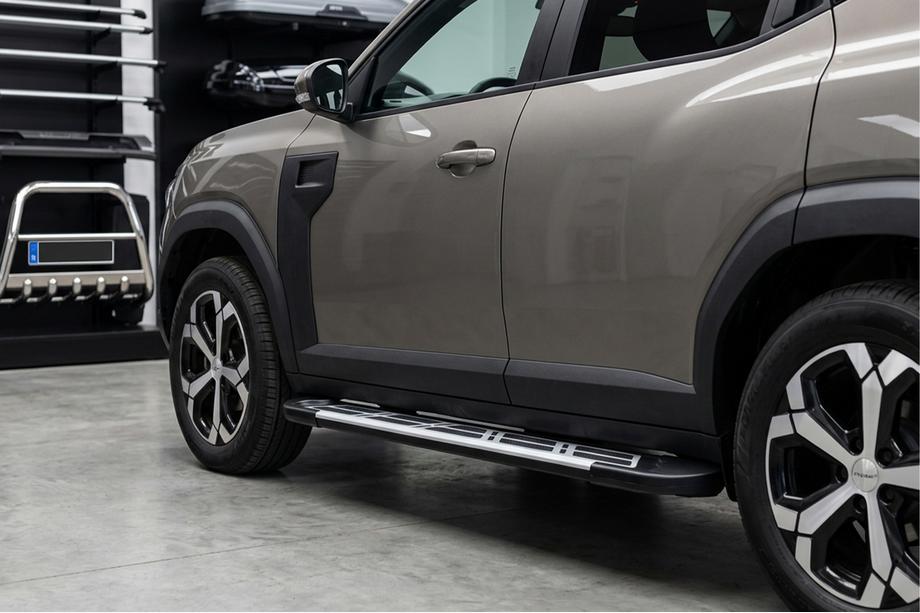 Renault Duster 2024– Sunrise side steps (2 stuks, aluminium) Image