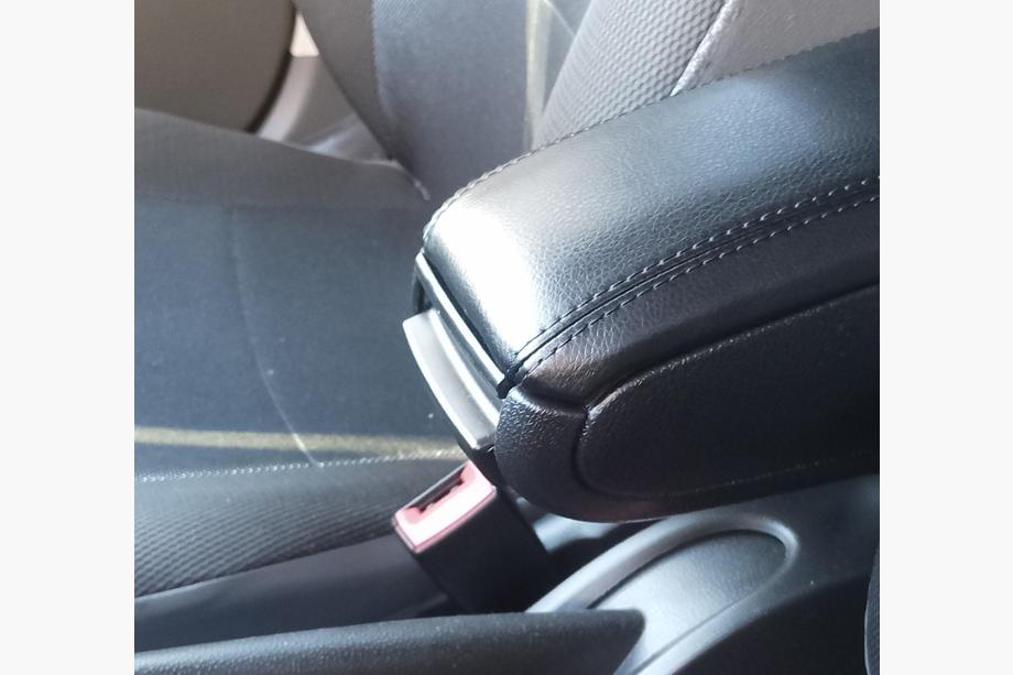Seat Ibiza 2010–2017 Armsteun voor in de bekerhouder Image