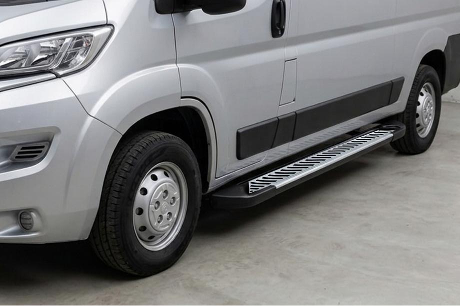 Citroen Jumper 2007–2025 Side steps Line (2 stuks, aluminium) Image