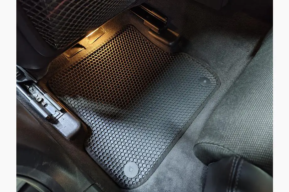 Audi A4 B6 2000–2004 Carsuit rubberen automatten (Zwart) Image
