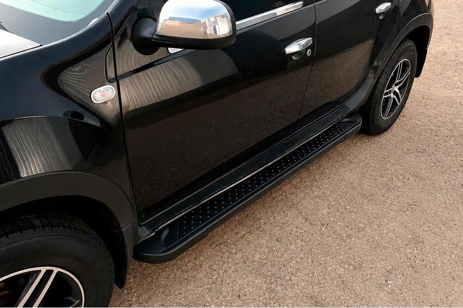 Dacia Duster 2008–2018 Allmond Black side steps (2 st., aluminium) Image