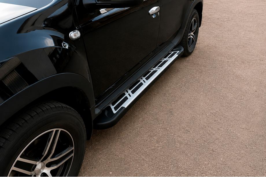 Renault Duster 2008–2017 Sunrise side steps (set van 2, aluminium) Foto 1