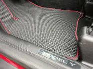Tesla Model Y 2020– Rubberen automatten Carsuit (2020-2024, zwart) foto 16