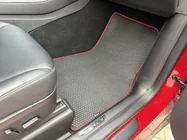 Tesla Model Y 2020– Rubberen automatten Carsuit (2020-2024, zwart) foto 10
