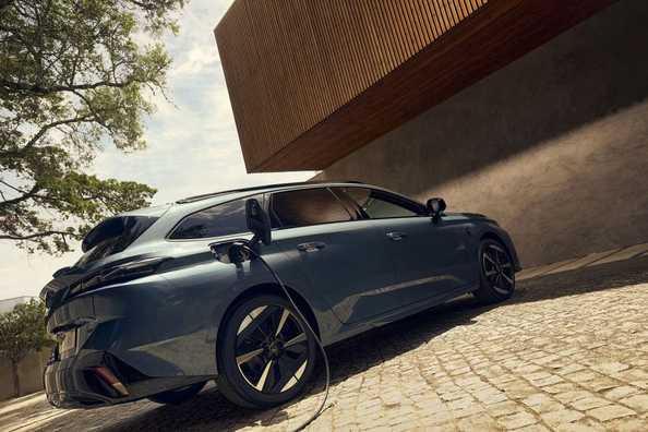 Review Peugeot 308 SW 2025: Stijlvolle en praktische stationwagen Foto 2
