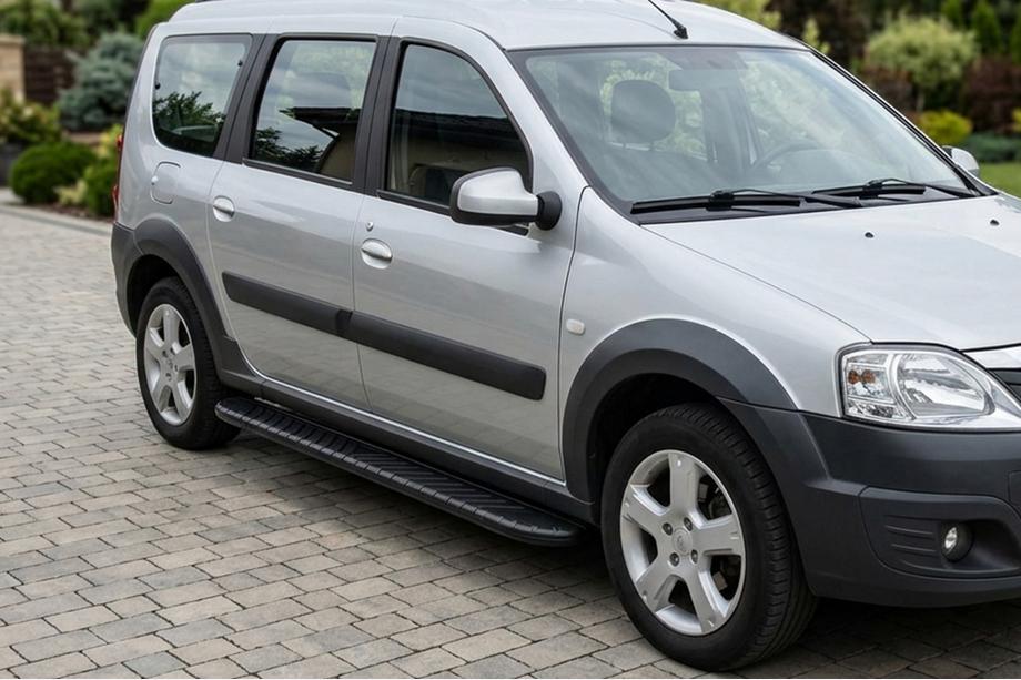 Dacia Logan MCV 2004–2014 Bosphorus Black side steps (2 st., aluminium) Image