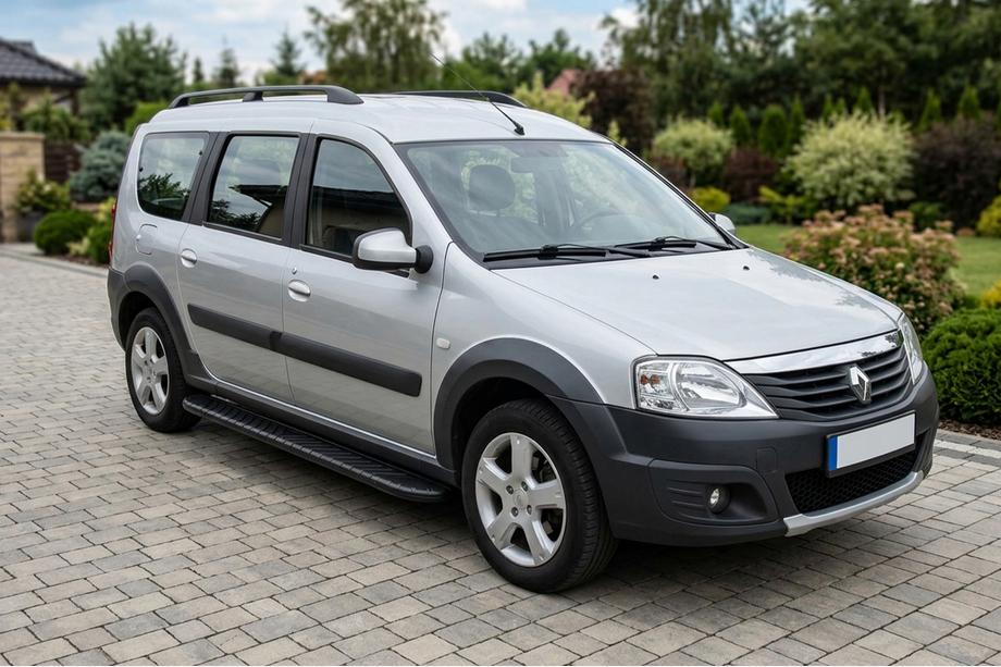 Renault Logan MCV 2005–2013 Bosphorus Black side steps (2 stuks, aluminium) Image