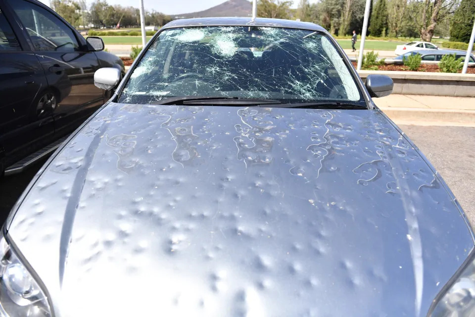 Wat te doen als je auto door hagel is beschadigd?