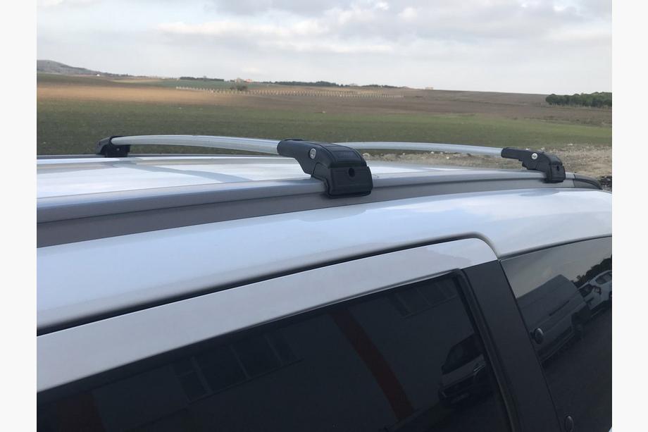 Dacia Lodgy 2012–2022 Dakdragers (dwarsbalken) voor geïntegreerde dakrails, afsluitbaar WingCarrier V2 (2 st.) Grijs Foto 2