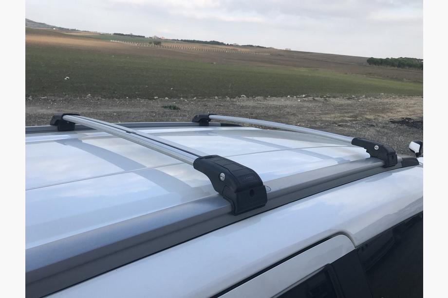 Dacia Lodgy 2012–2022 Dakdragers (dwarsbalken) voor geïntegreerde dakrails, afsluitbaar WingCarrier V2 (2 st.) Image