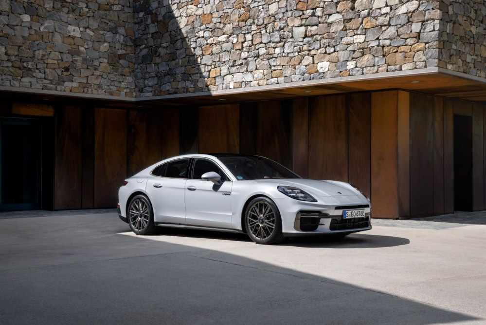 Review: Porsche Panamera Turbo S E-Hybrid 2024