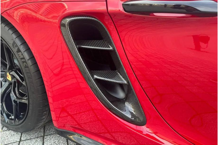 Porsche Boxster/Cayman 982 (718) 2016– Achterspatbordverbreders (voor GT4, carbon) Foto 2