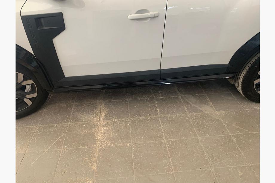 Dacia Duster 2024– EuroCap dorpelafdekkingen (hoogglans zwart) Image