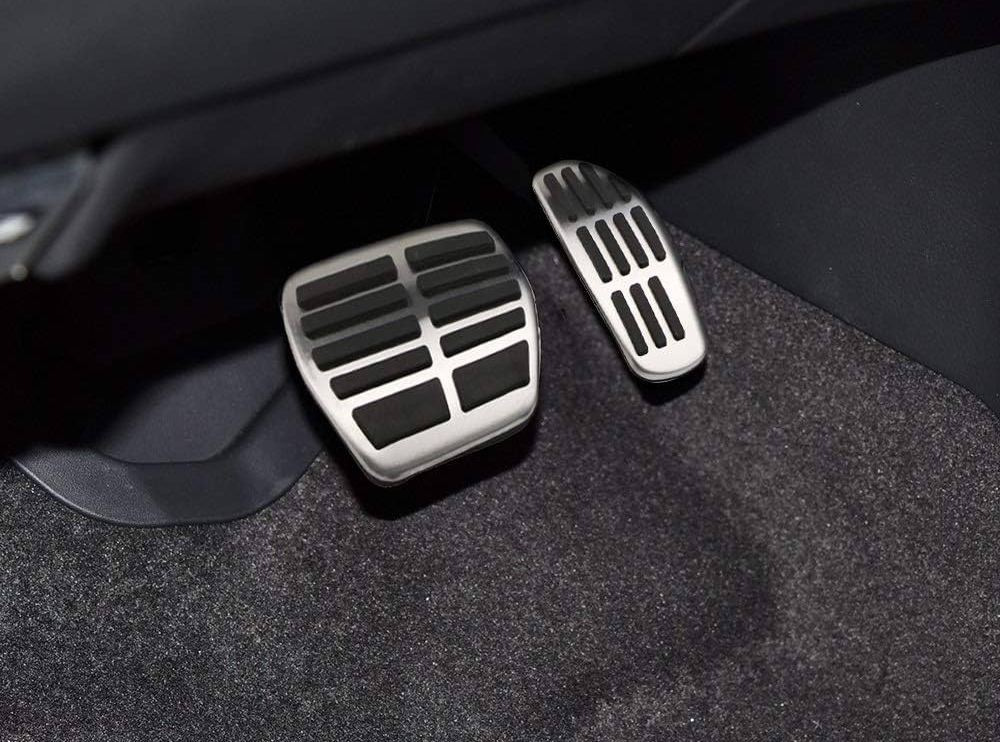 Zo kies je pedalencovers voor je auto