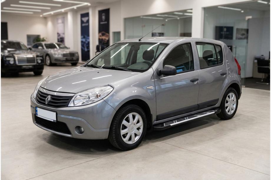 Renault Sandero 2007–2013 Sunrise side steps (set van 2, aluminium) Image