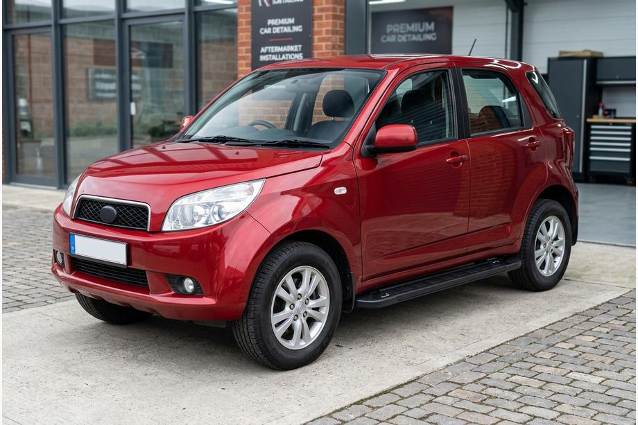 Daihatsu Terios 2006–2017 RedLine Black zijtreden (2 st., aluminium) Image