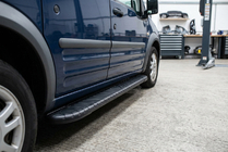 Ford Connect 2002–2006 Bosphorus Black side steps (2 st., aluminium) foto 1