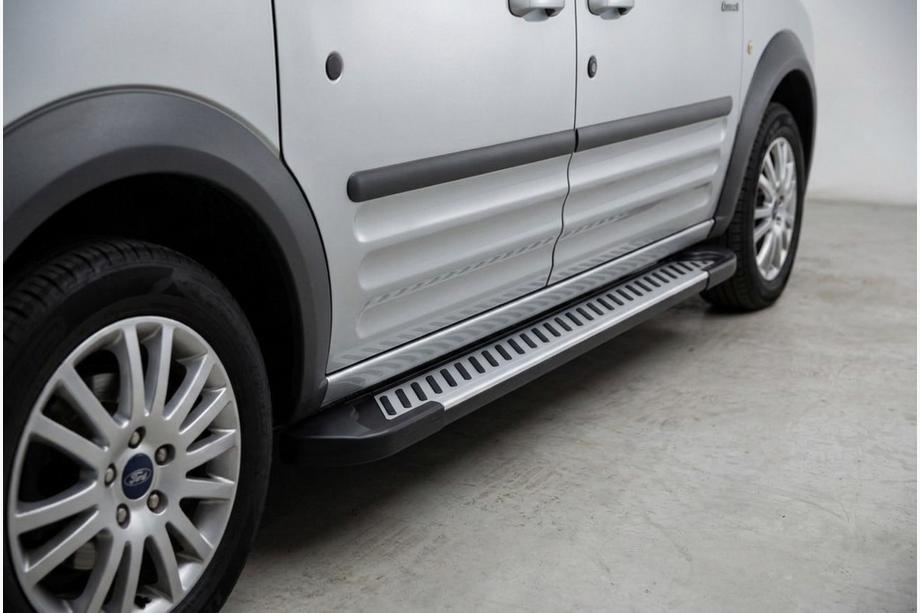 Ford Connect 2006–2009 Line side steps (set van 2, aluminium) Image