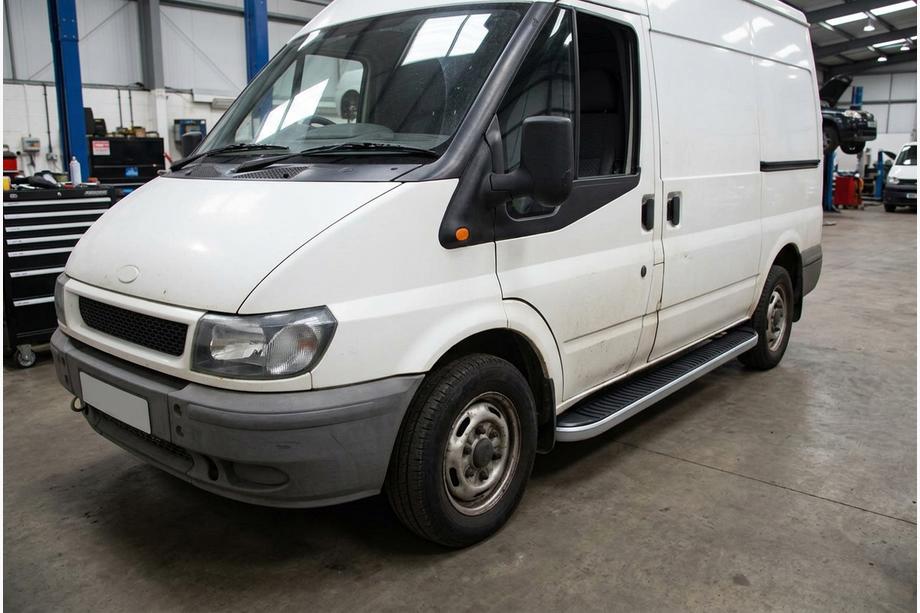 Ford Transit 2000–2014 Side steps Tayga Grey (set van 2, aluminium) Image