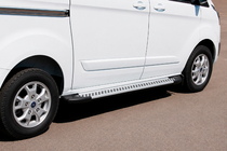 Ford Custom 2013–2022 Line side steps (set van 2, aluminium) foto 1