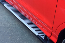 Ford Kuga/Escape 2013–2019 Side steps Line (2 stuks, aluminium) Met zwarte deurlijsten foto 6