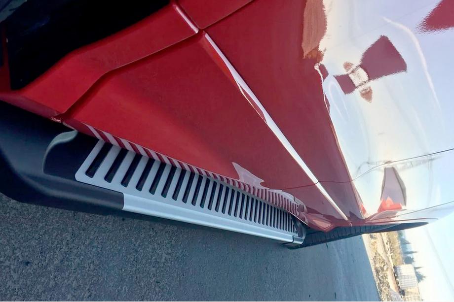 Ford Kuga/Escape 2013–2019 Side steps Line (2 stuks, aluminium) Met gespoten deurpanelen Foto 8