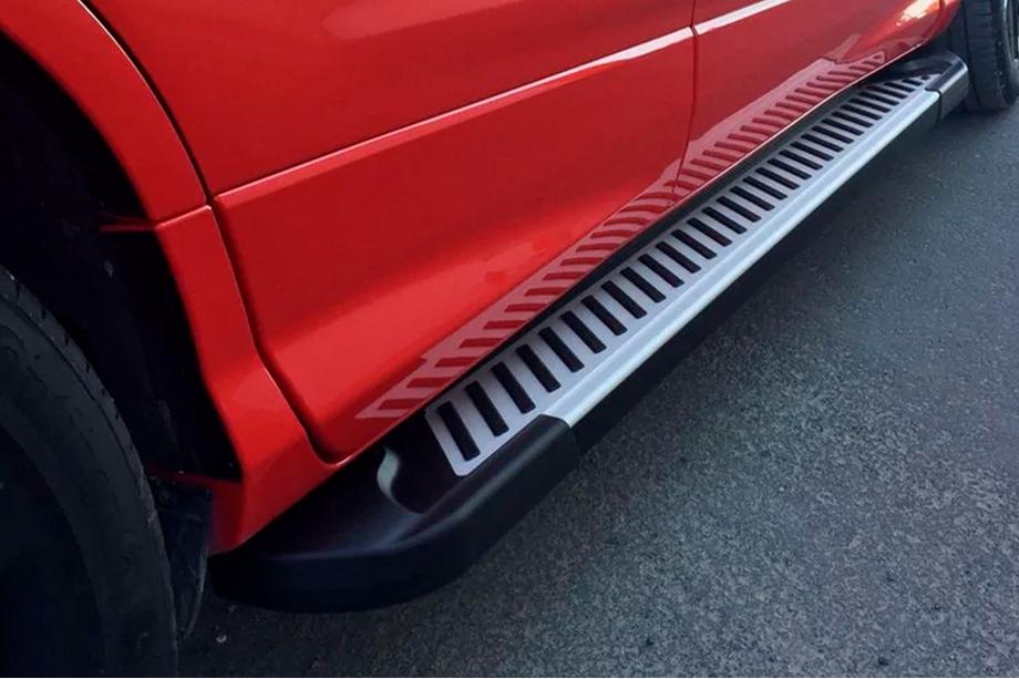 Ford Kuga/Escape 2013–2019 Side steps Line (2 stuks, aluminium) Met gespoten deurpanelen Foto 7