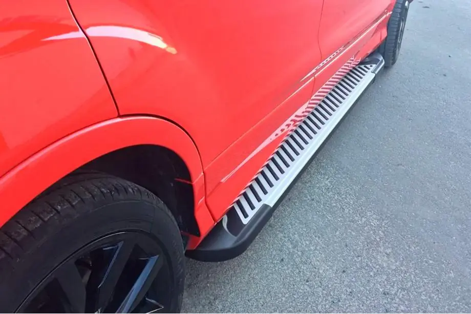 Ford Kuga/Escape 2013–2019 Side steps Line (2 stuks, aluminium) Image