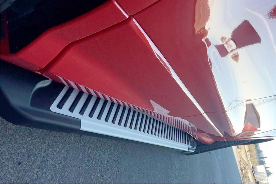 Ford Kuga/Escape 2013–2019 Side steps Line (2 stuks, aluminium) Met gespoten deurpanelen Foto 12