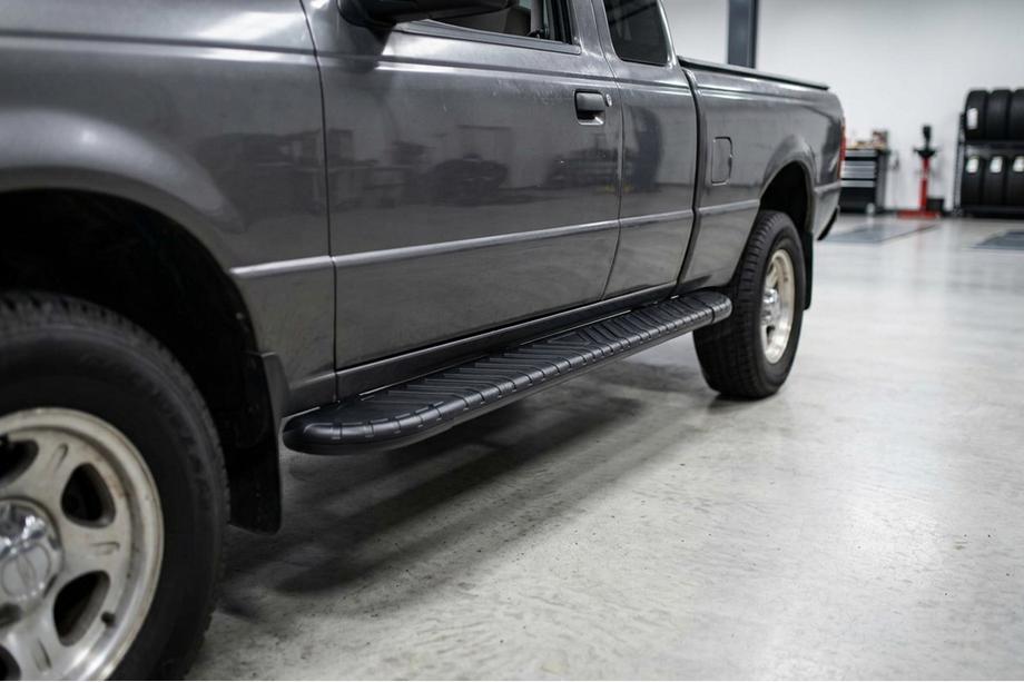 Ford Ranger 2007–2011 Bosphorus Black side steps (2 st., aluminium) Image