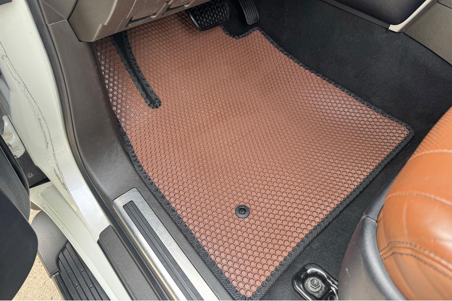 Toyota Land Cruiser 200 2007–2021 Rubberen automatten Carsuit (2007-2012, bruin) Foto 5