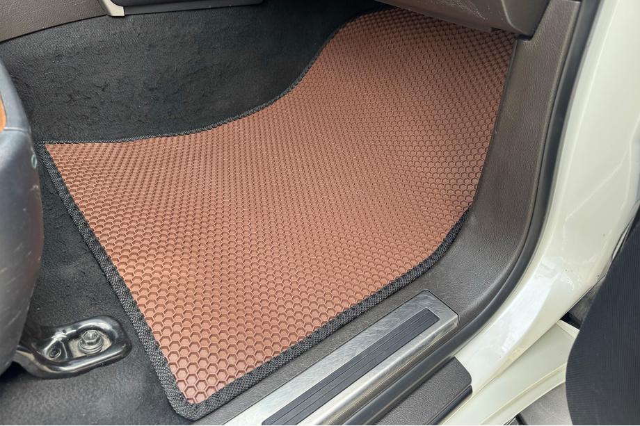 Toyota Land Cruiser 200 2007–2021 Rubberen automatten Carsuit (2007-2012, bruin) Foto 2